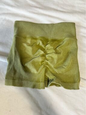 High-Waist Olive Green Women’s Seamless Shorts